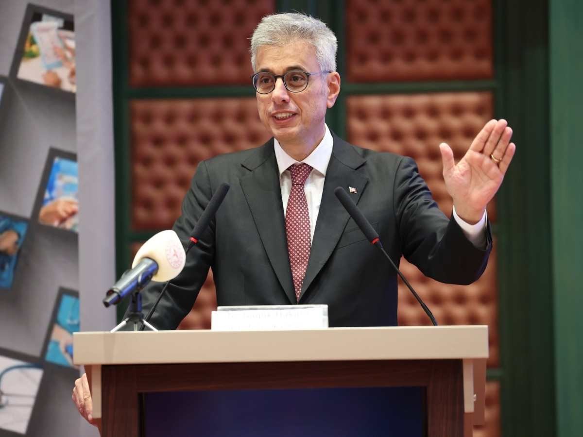 Sağlık Bakanı Kemal Memişoğlu Ankara'da gençlerle buluştu