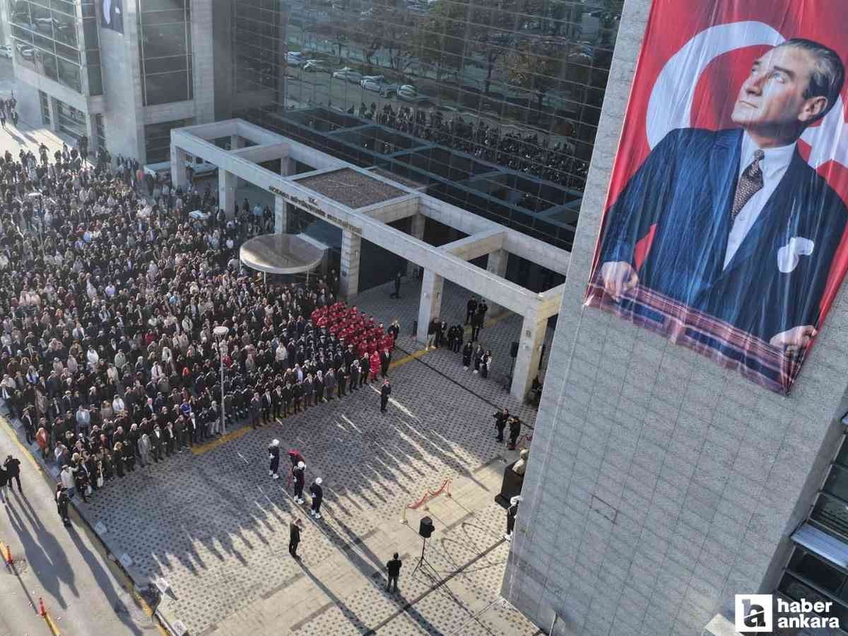 Ankara Büyükşehir Belediyesi önünde Gazi Mustafa Kemal Atatürk için anma töreni düzenlendi