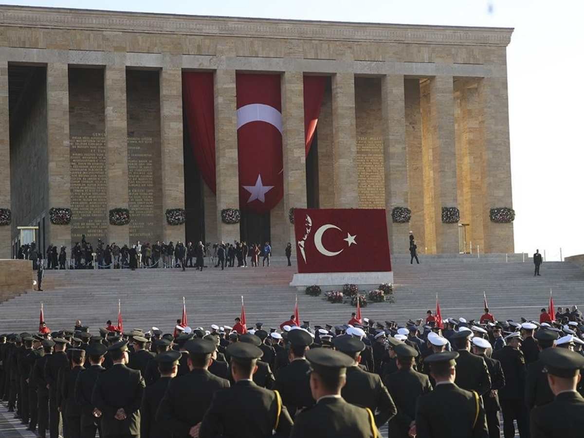 Devlet erkanı Anıtkabir'de 10 Kasım törenine katıldı