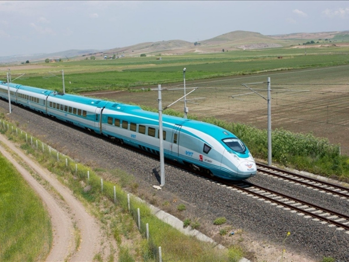 Öğretmenlere tren biletlerinde yüzde 50 indirim yapılacağı açıklandı