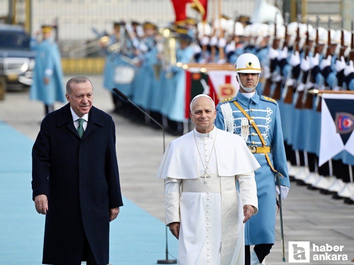 Cumhurbaşkanı Erdoğan, Papa 14. Leo'yu Cumhurbaşkanlığı Külliyesi'nde resmi törenle karşıladı