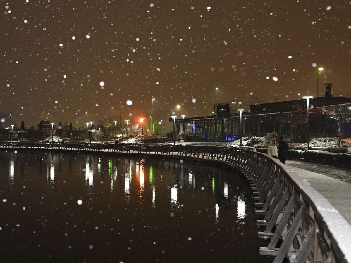 Başkent Ankara'da yüksek kesimlerde kar yağışı etkili oldu