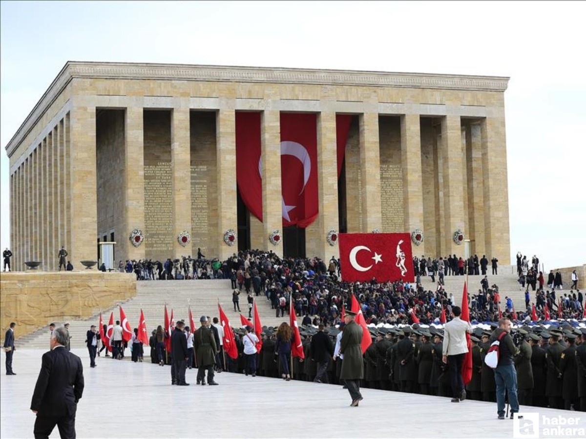 Anıtkabir'i 2025'te 8 milyondan fazla kişi ziyaret etti!