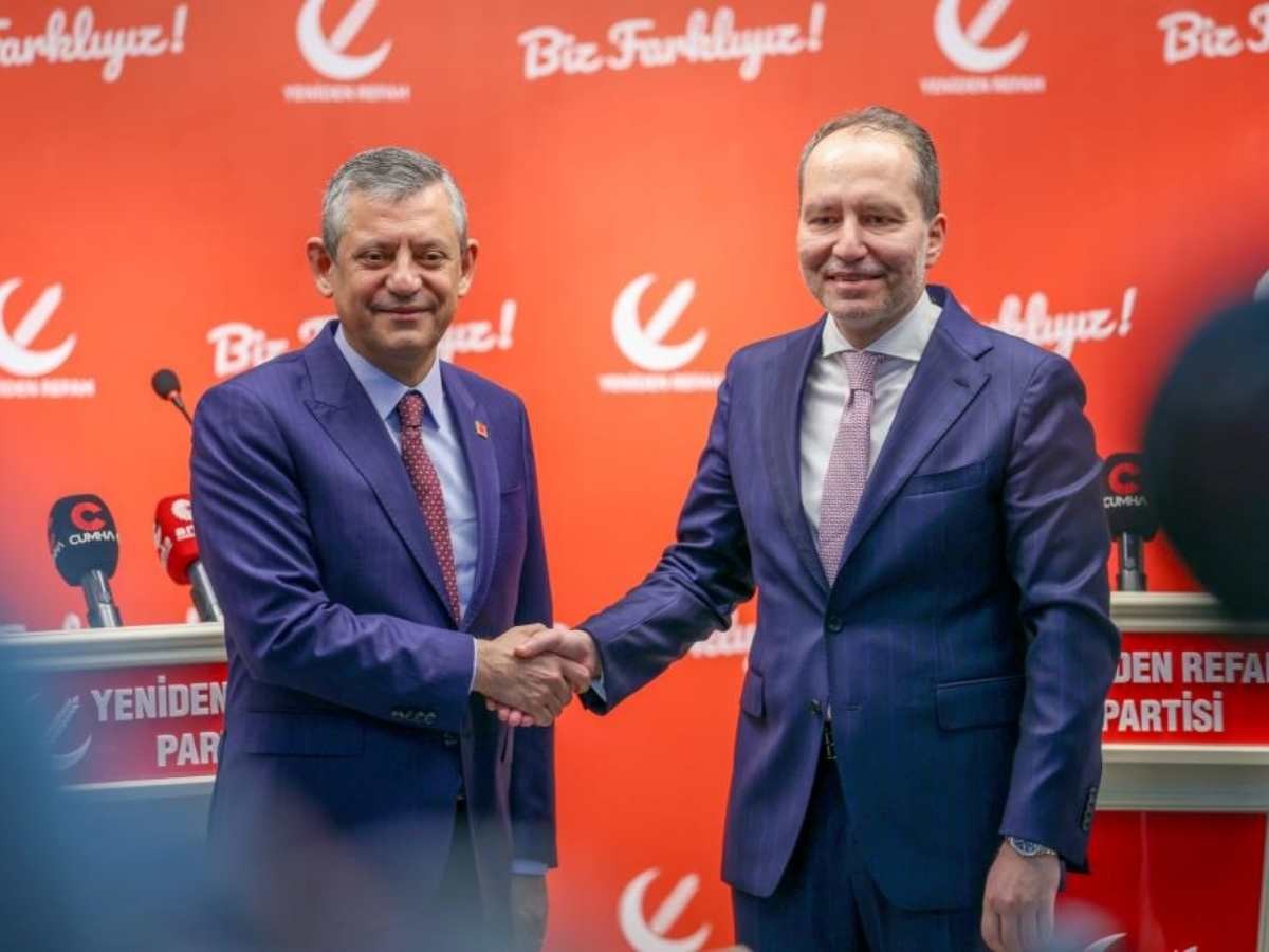 CHP Genel Başkanı Özel, YRP Genel Başkanı Erbakan'ı ziyaret etti