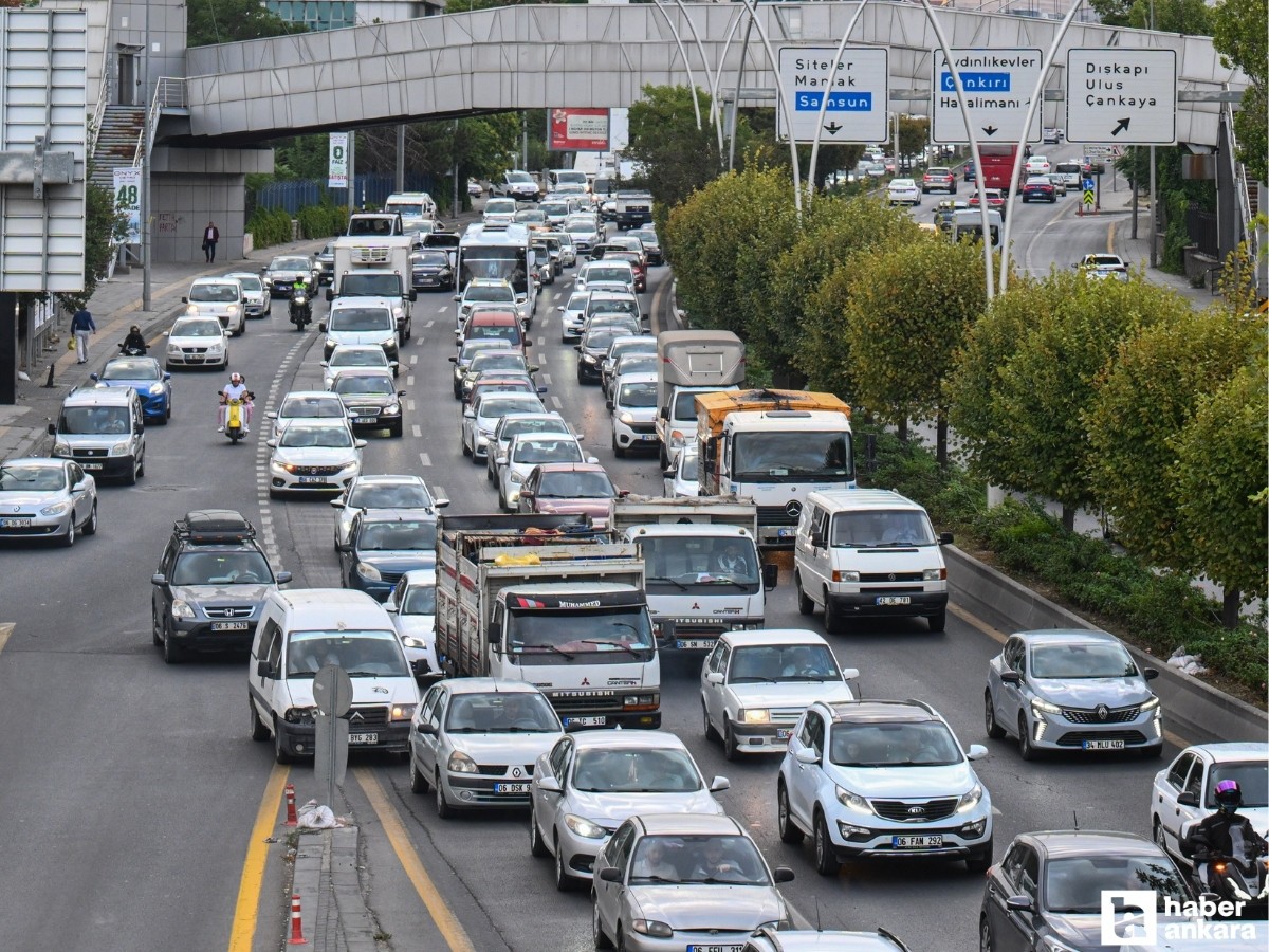 Başkentte trafiğe kayıtlı araç sayısı 3 milyon 44 bin 342 oldu