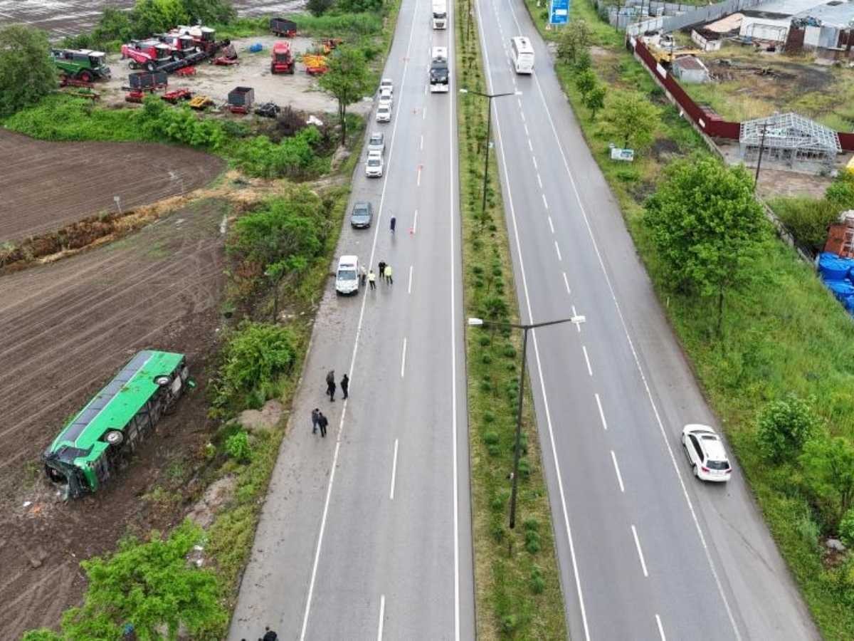 Ankara'dan Çanakkale'ye gelen tur otobüsü devrildi: 46 kişi yaralandı!