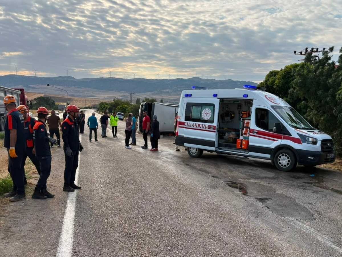 Kaman-Ankara kara yolunda kaza: Otobüs devrildi, 41 kişi yaralandı!