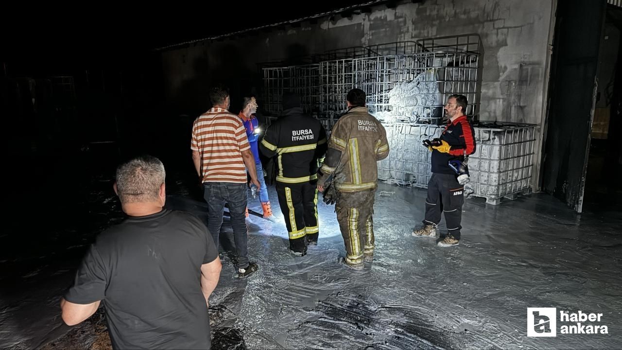 Bursa Kestel'de boya fabrikasındaki yangın söndürüldü