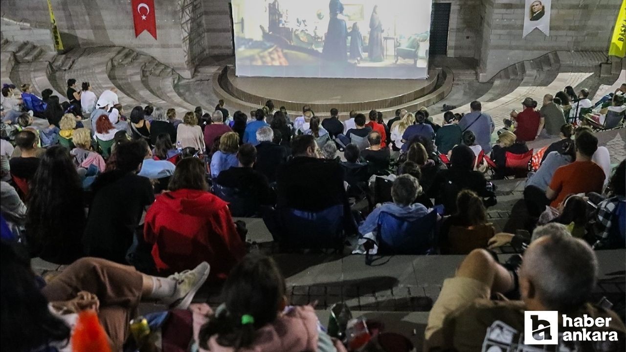 Etimesgut Belediye Başkanı Beşikçioğlu vatandaşlarla Atatürk 2 filmini izledi