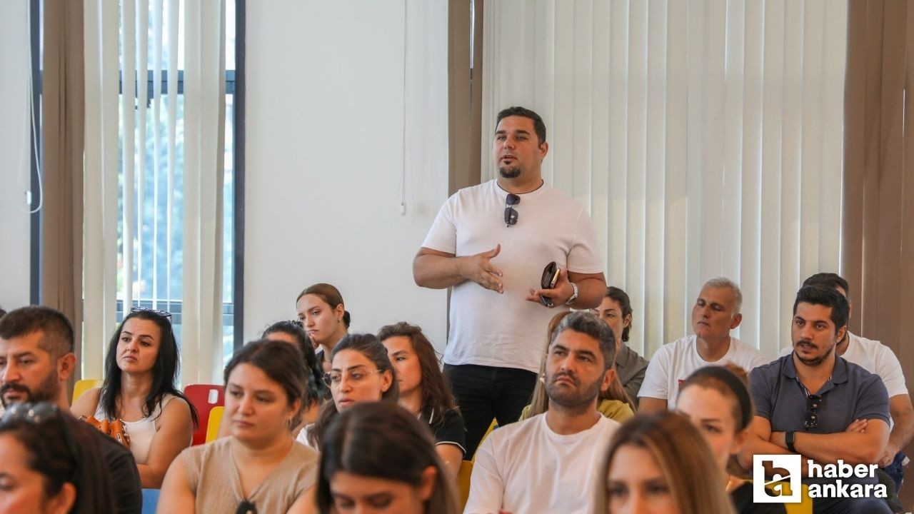 Etimesgut Belediyesi kreş öğretmenlerini ve velileri bir araya getirdi