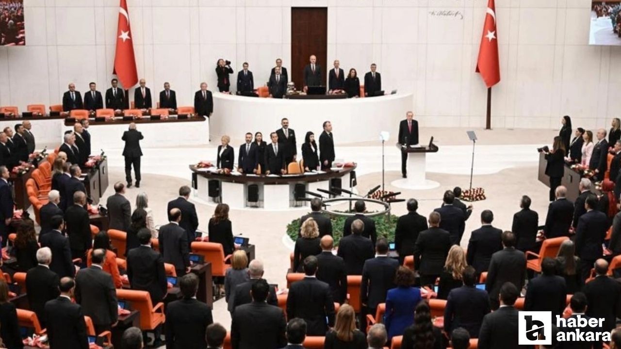 CHP Genel Başkanı Özel, Meclis’te neden ayağa kalktığını açıkladı