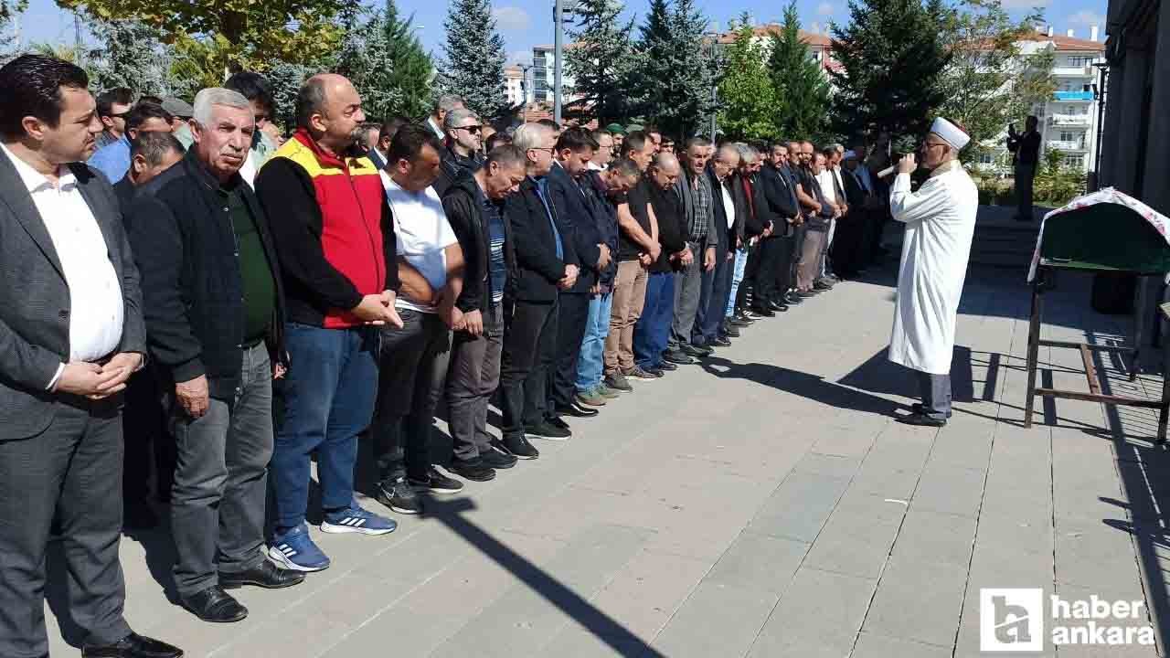 Trafik kazasında hayatını kaybeden lise öğrencisi Kahramankazan'da toprağa verildi