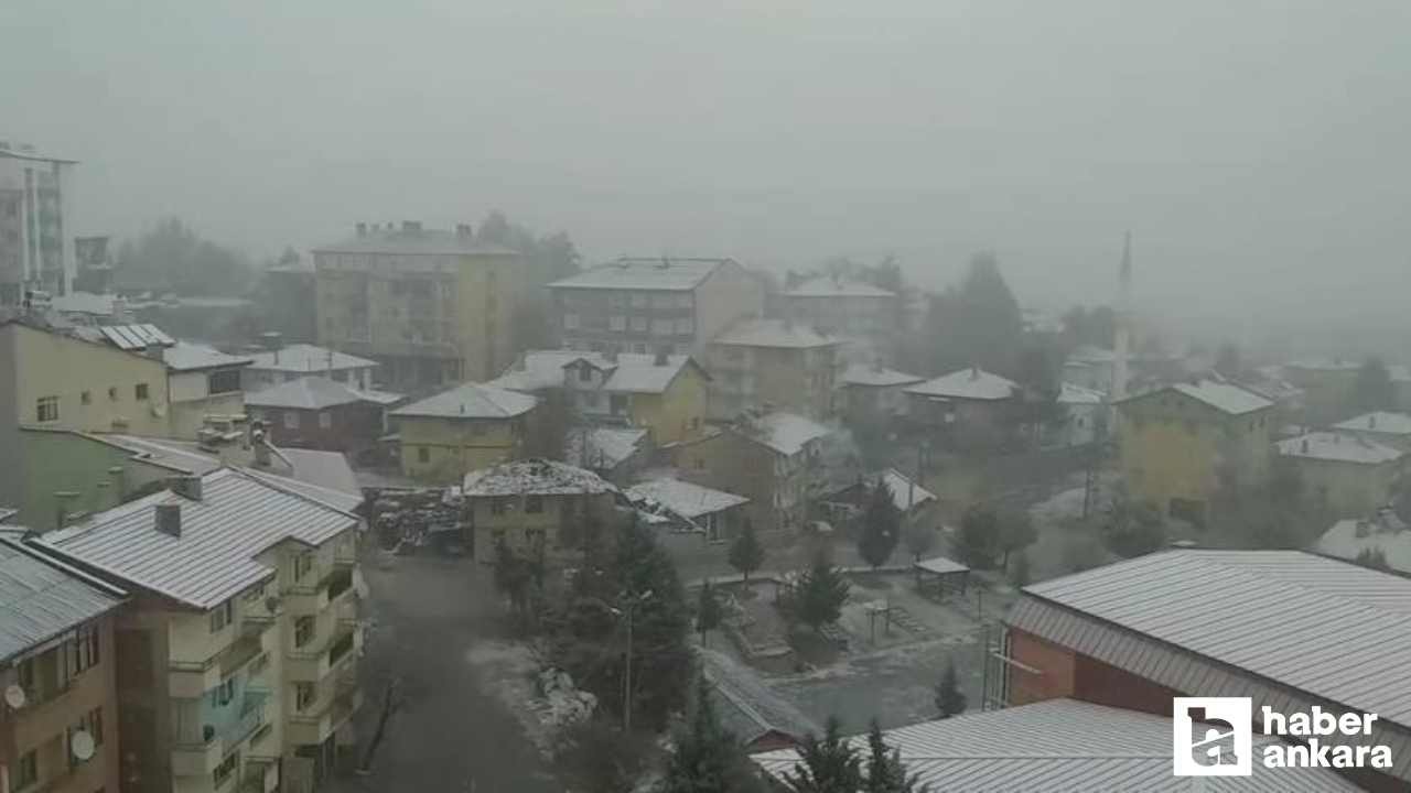 Çankırı'da kar yağışı etkili oldu şehir beyaza büründü