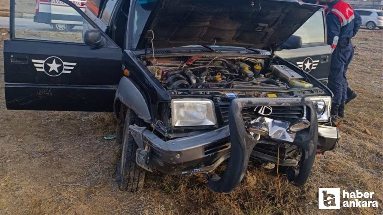 Kırıkkale'de trafik ışığına çarpan kamyonet sürücüsü ağır yaralandı