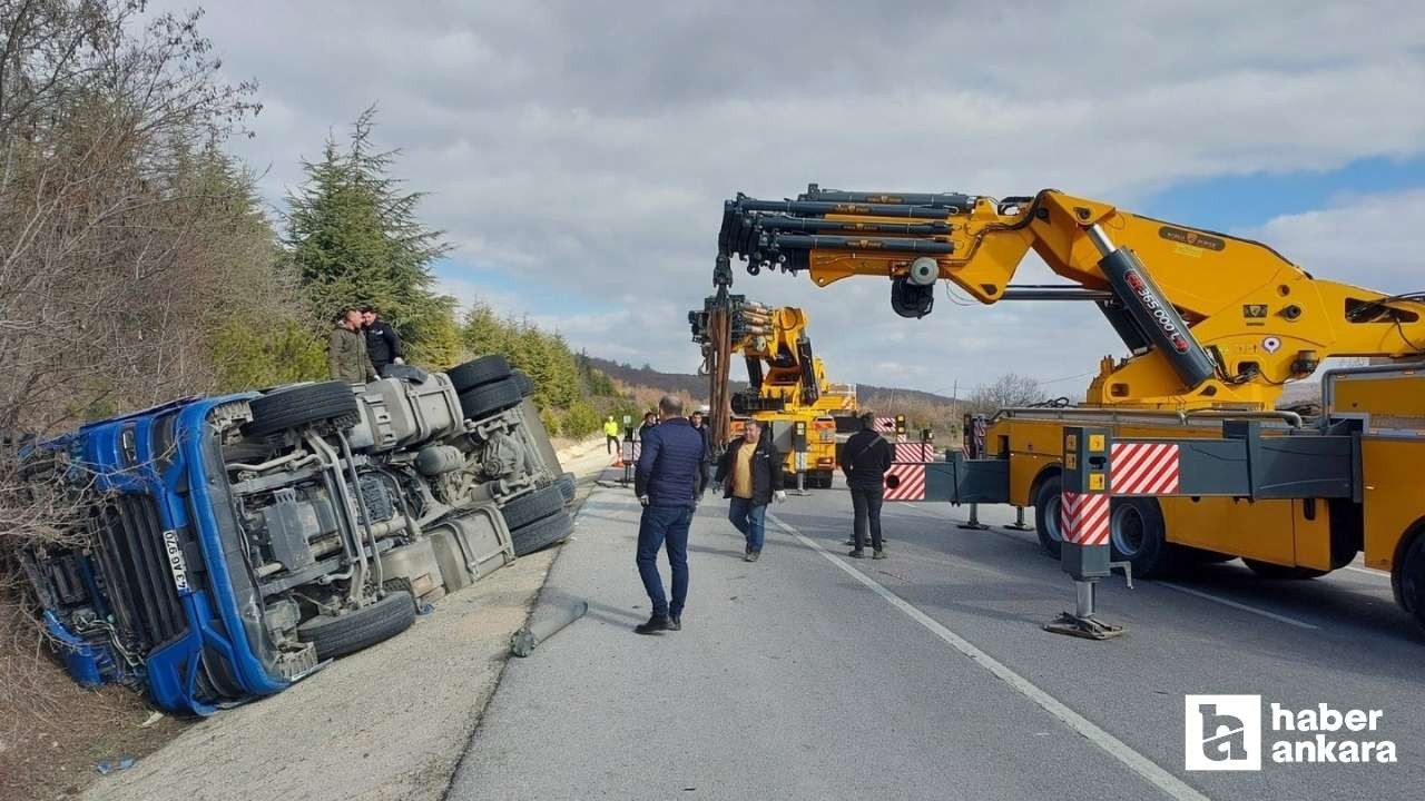 Eskişehir'de şarampole devrilen akaryakıt yüklü tırda sürücü hayatını kaybetti