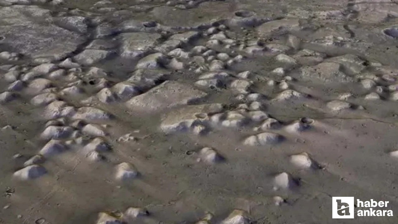 Mars'taki gizemli höyükler eski bir okyanusun kalıntıları mı?