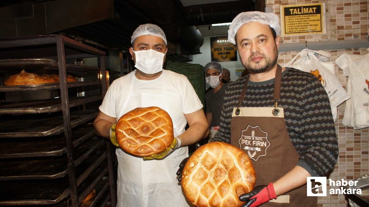 Çubuk'ta ekşi mayalı ramazan pidesi için uzun kuyruklar oluşuyor