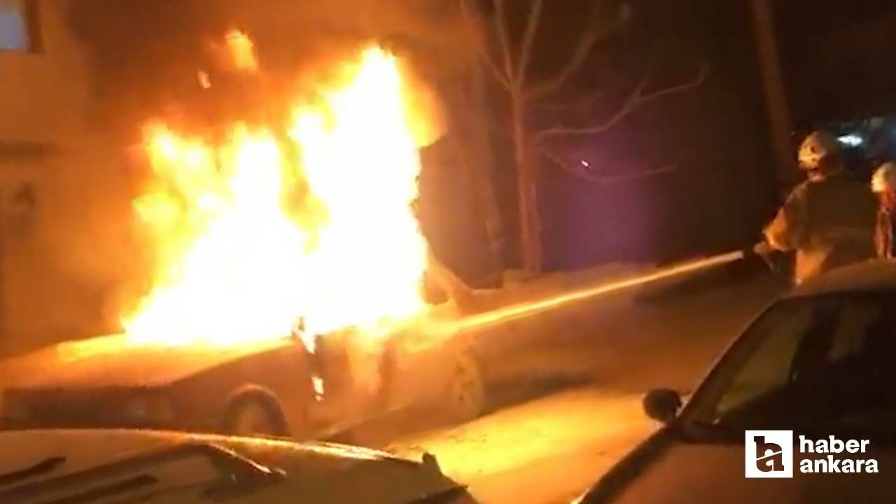 Kırıkkale'de park halindeki otomobil alev alev yandı