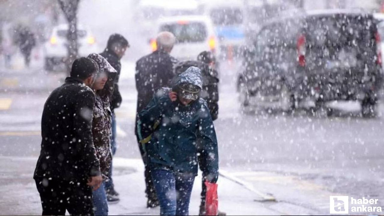 Samsun-Ankara kara yolunda kar yağışı etkisini  gösterdi