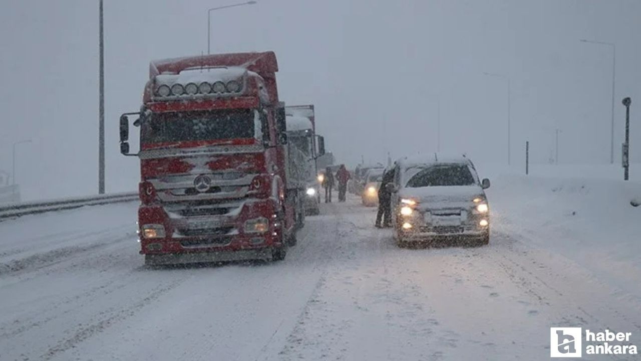 Ankara'da hangi yollar kar sebebiyle trafiğe kapatıldı?
