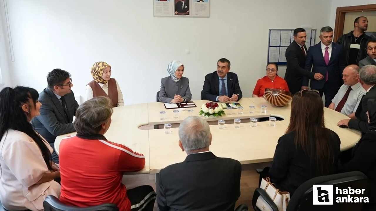 Bakanlar Tekin ve Göktaş'tan Yenimahalle'de okul ziyareti