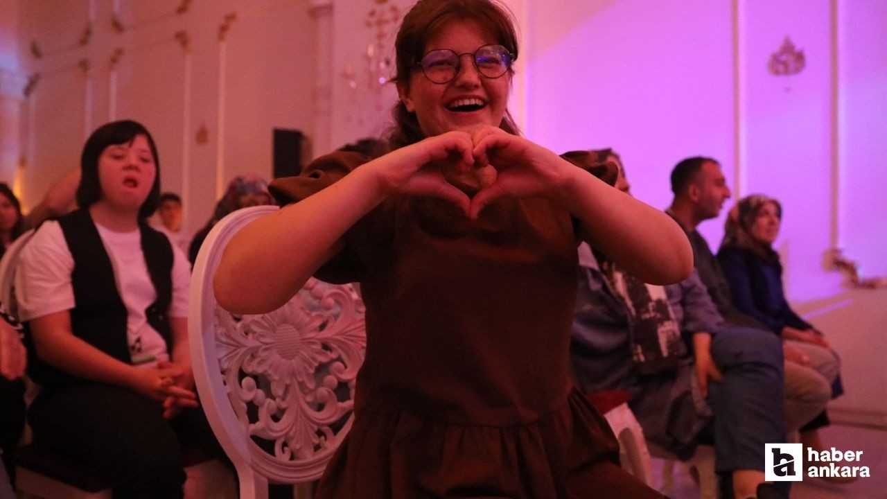Etimesgut Belediyesi Engelsiz Yaşam Merkezi üyeleri konserde eğlendi