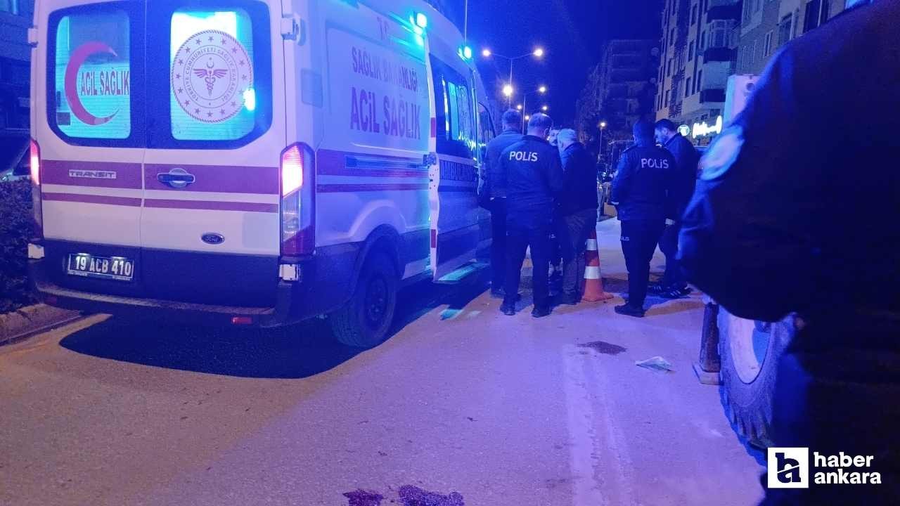 Çorum'da kavga ettiği husumetlisini bıçaklayıp kaçtı
