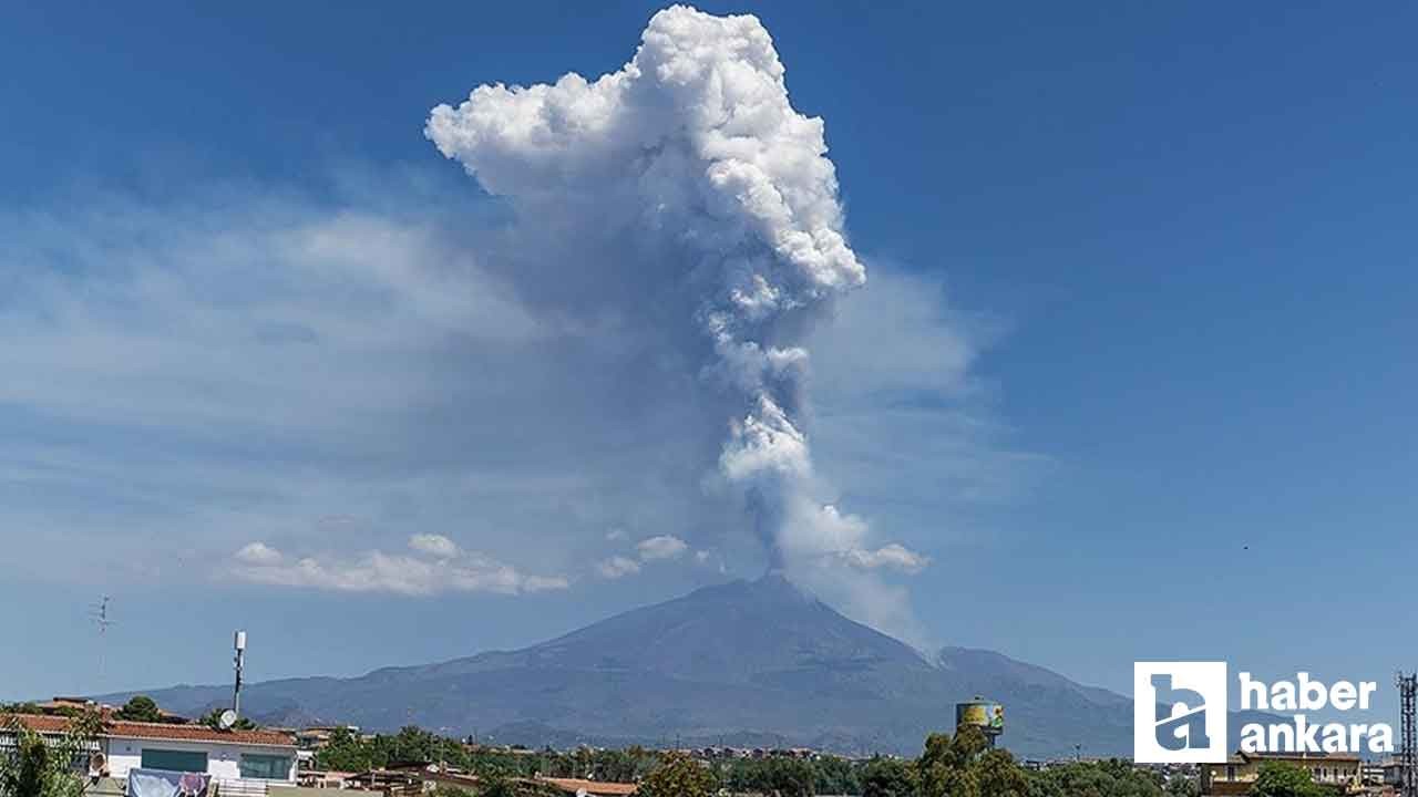 İtalya'da Etna yanardağı uyandı: Kül ve lav püskürttü!