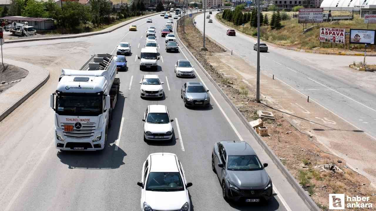 Kırıkkale'deki kilit kavşakta bayram trafiği başladı