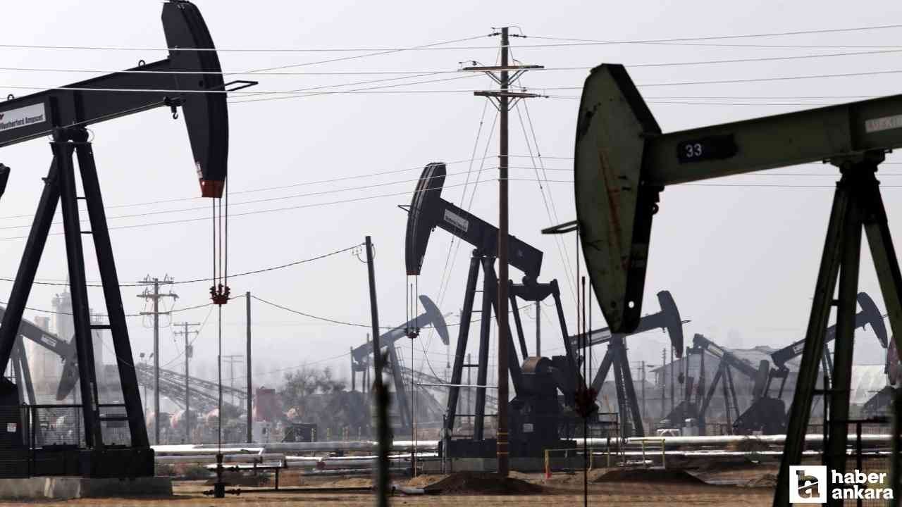 Brent petrol bayram öncesi 65 doların altında işlem görüyor