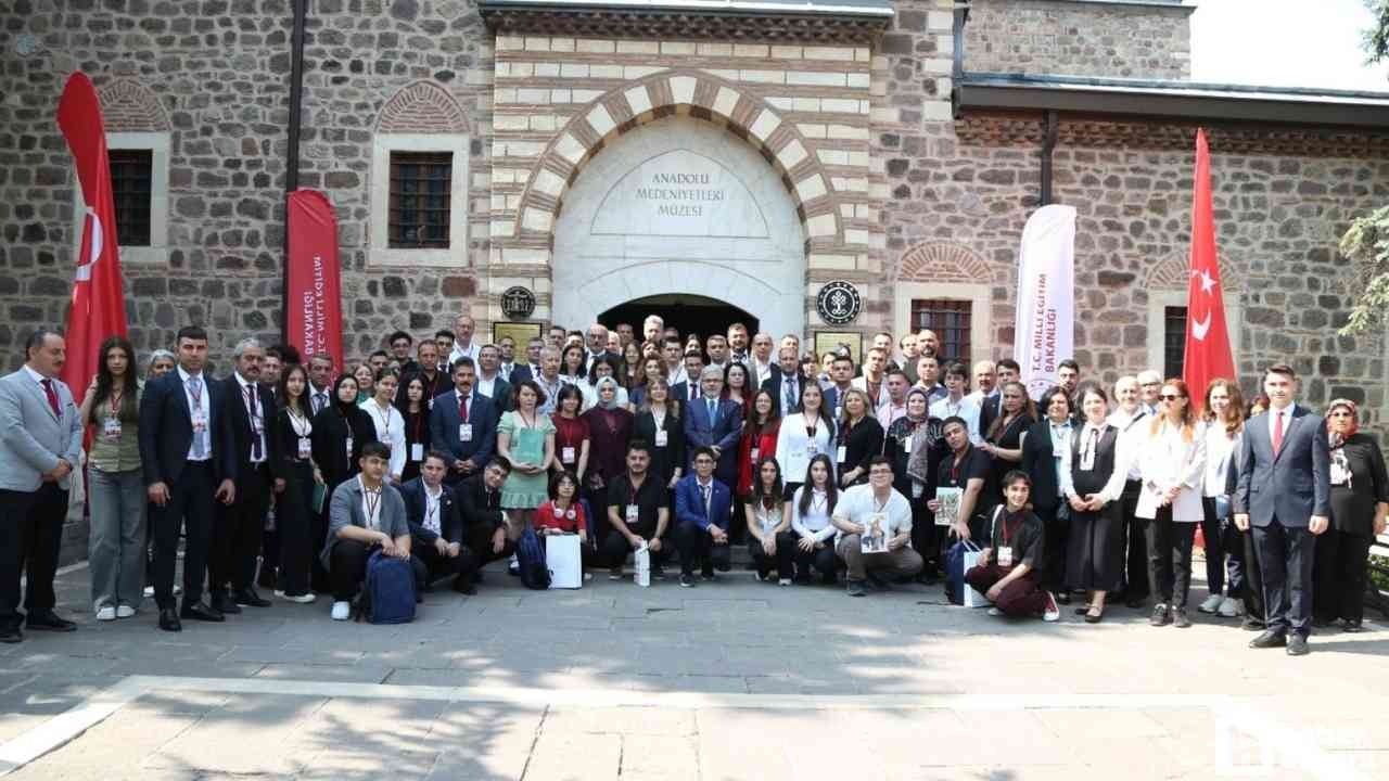 Başkentte çizgi roman yarışmasının kazananları ödüllerini aldı