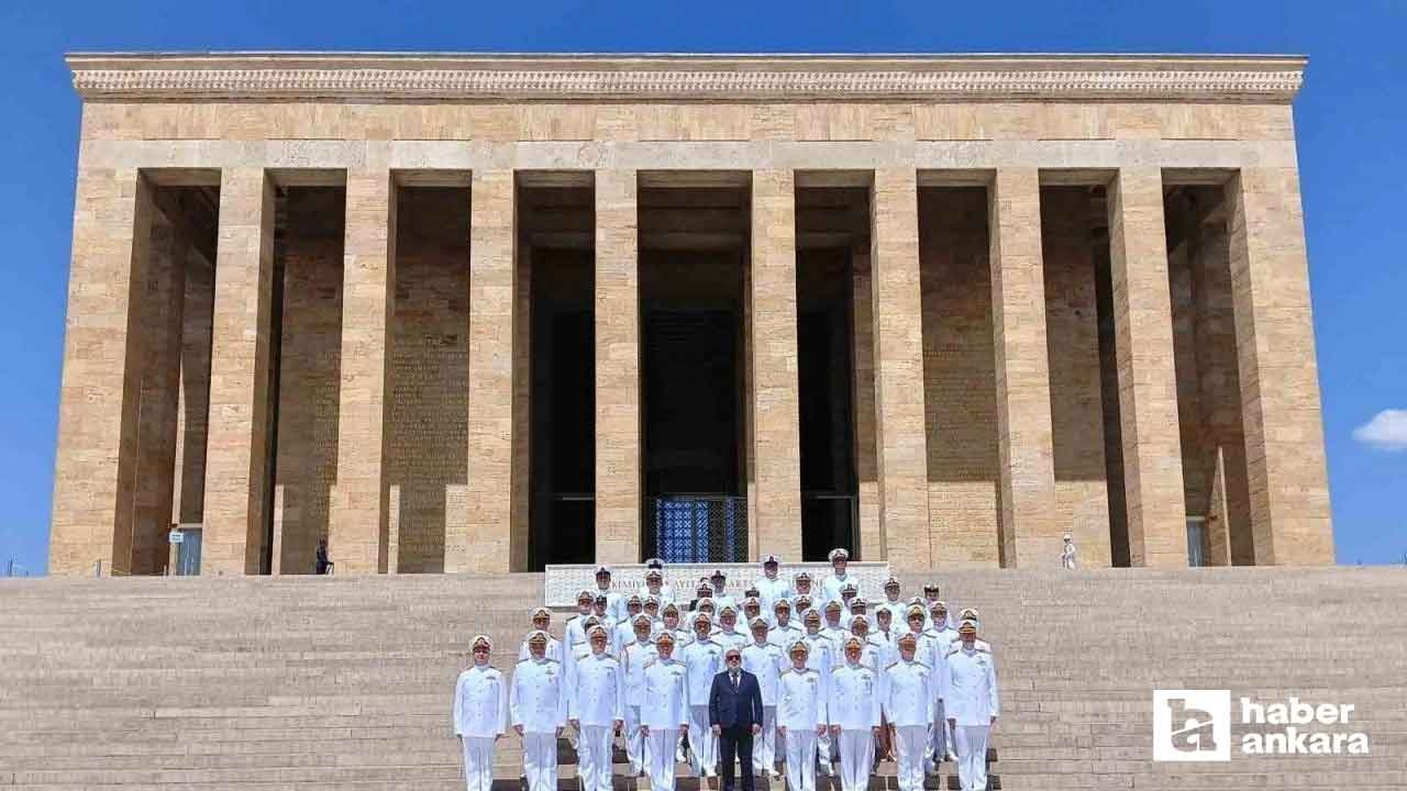 Sahil Güvenlik Komutanlığı, Anıtkabir’i ziyaret etti