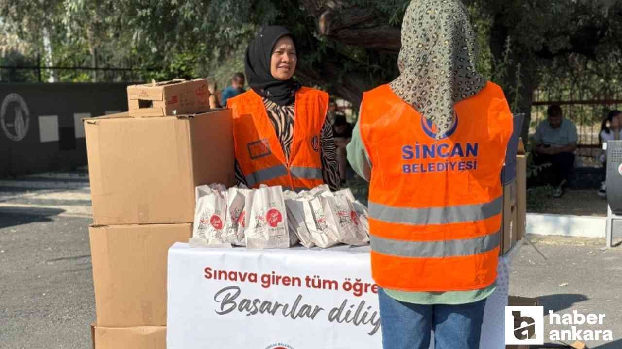 Sincan Belediyesi 52 okulda sınav öncesi simit ve meyve suyu ikramı yaptı