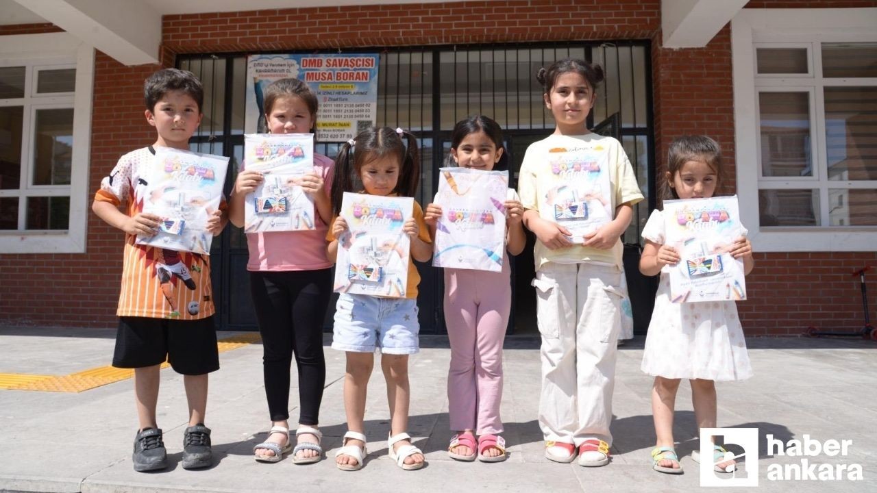 Kahramankazan Belediyesi birinci sınıf öğrencilerine boyama kitabı hediye etti