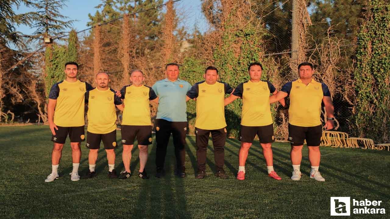 Mustafa Kaplan ve ekibinden Beştepe pozu!