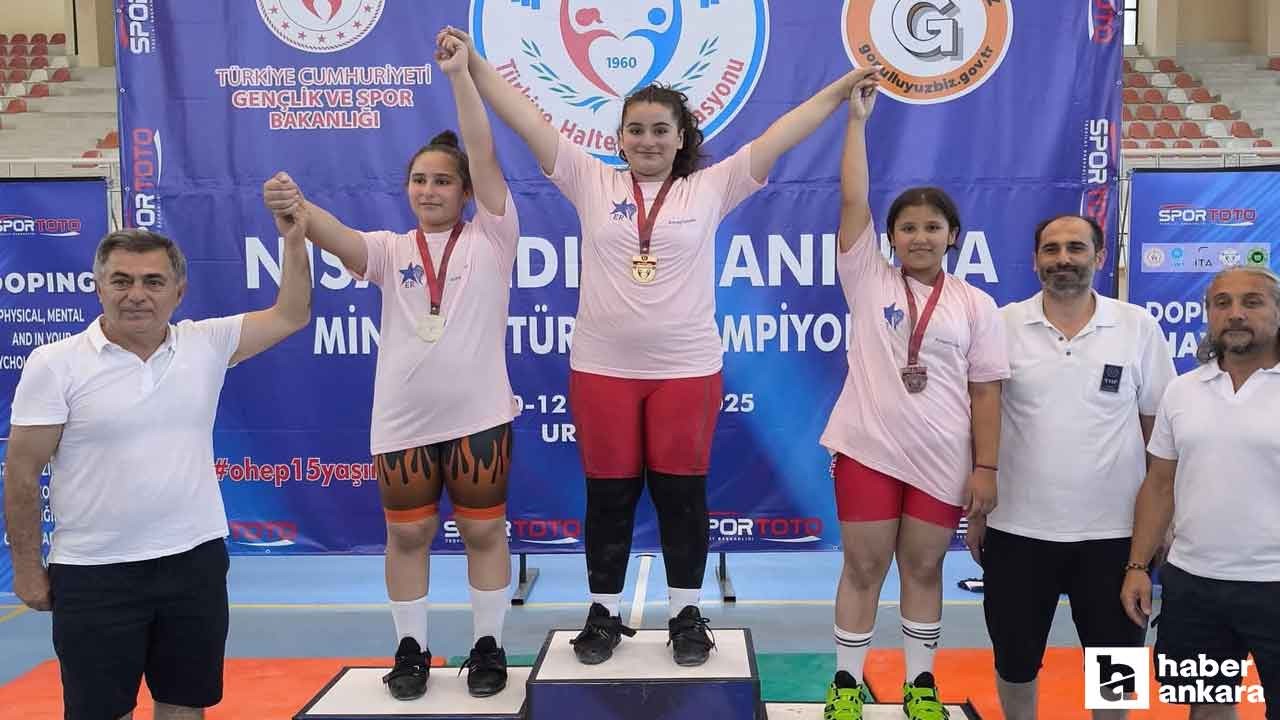 Pursaklar Belediyesi Spor Kulübü, halterde Türkiye 3.'sü oldu