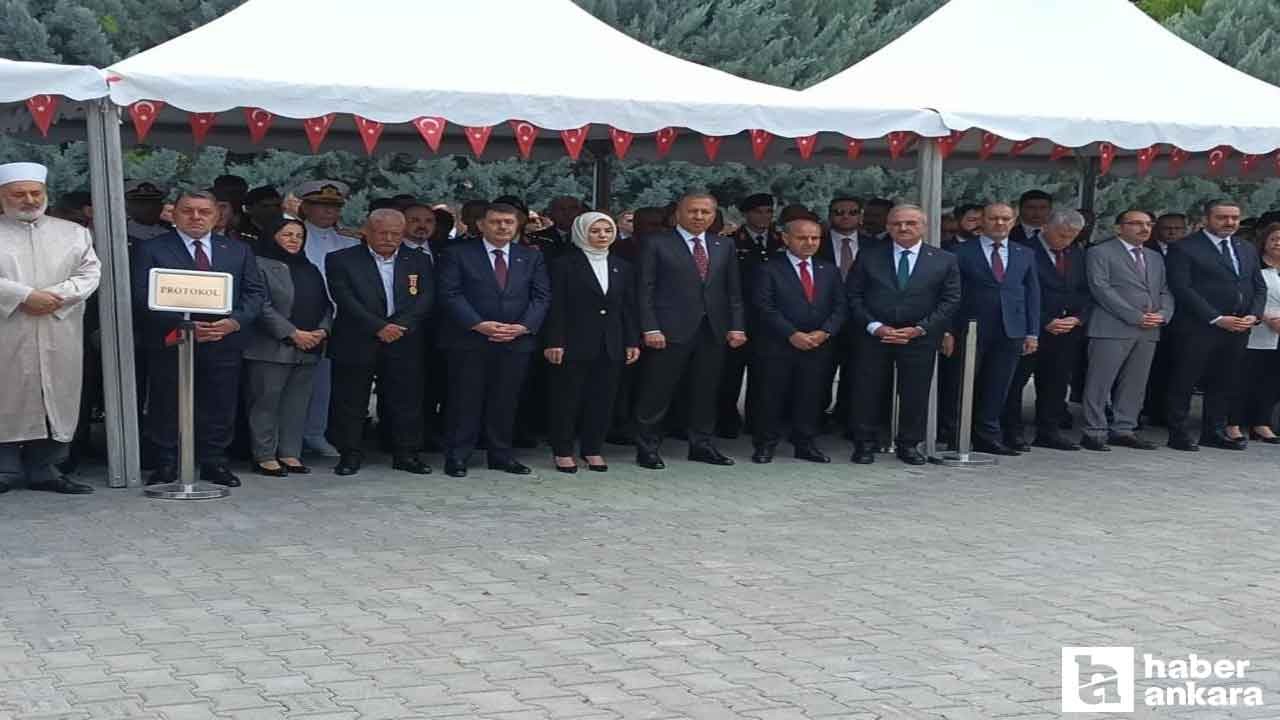 Bakan Göktaş ve Yerlikaya 15 Temmuz Şehitliğindeki anma törenine katıldı