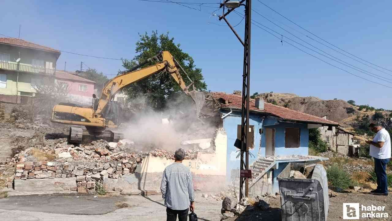 Altındağ Belediyesi metruk yapıları yıkmaya devam ediyor