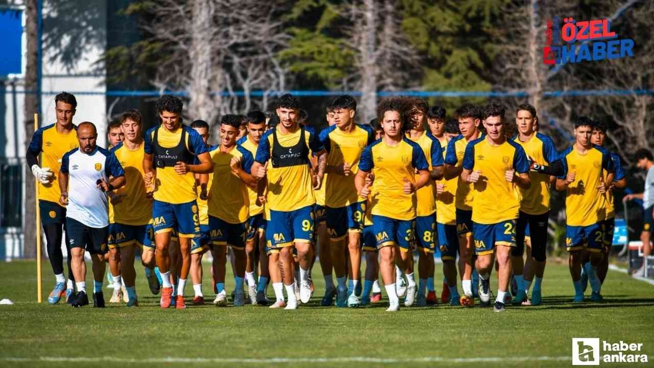 Ankaragücü 16 genç futbolcuyu profesyonel yaptı