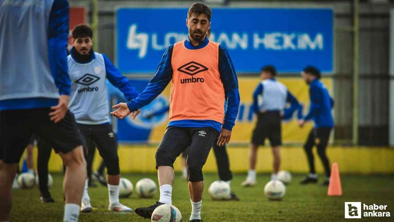 Mahmut Tekdemir takımda kaldı