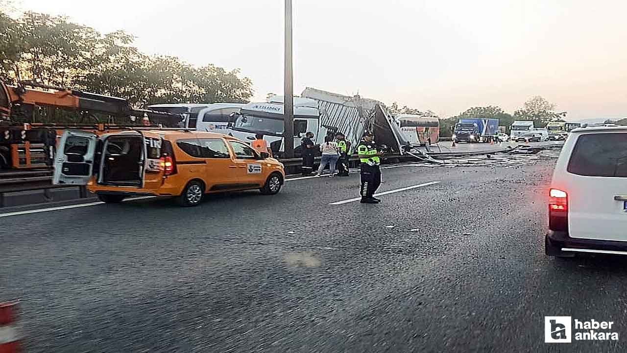 Ankara'dan yola çıkan tır bariyere girdi yol trafiğe kapandı!