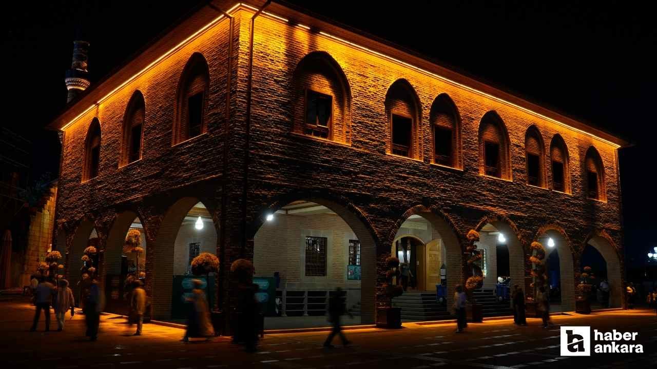 Kuraklıktan ve yangınlardan korunmak için başkentte camilerde dua edildi