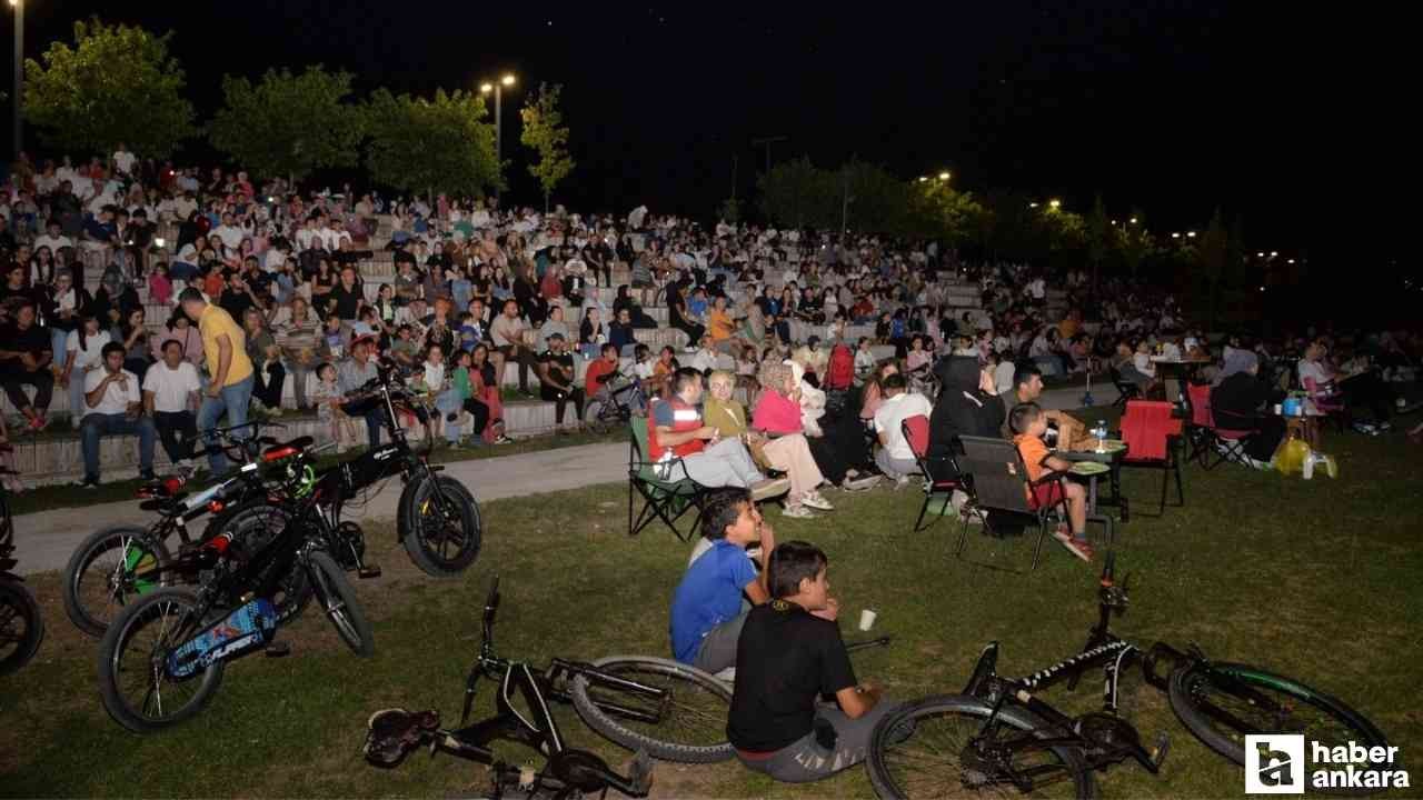 Kahramankazan Belediyesi'nin düzenlediği Yeşilçam Gecesi'ne yoğun ilgi