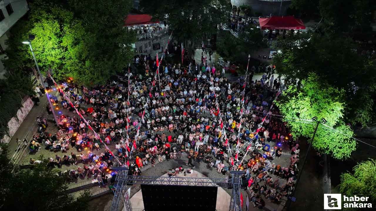 Keçiörenliler açık havada sinema keyfi yaşadı!