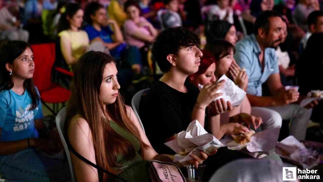 Keçiören Belediyesi, açık hava sineması etkinliğine devam etti