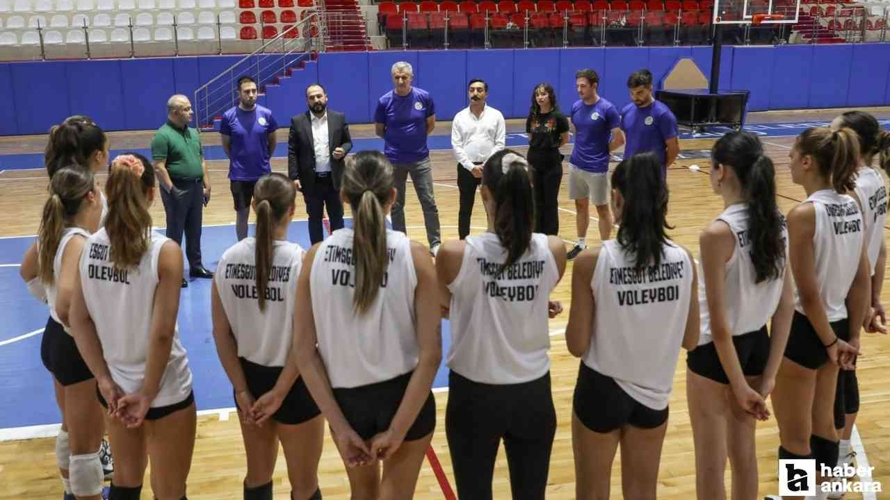 Etimesgut Belediyesi Gelişim Spor Kulübü Voleybol A Takımı çalışmalara başladı