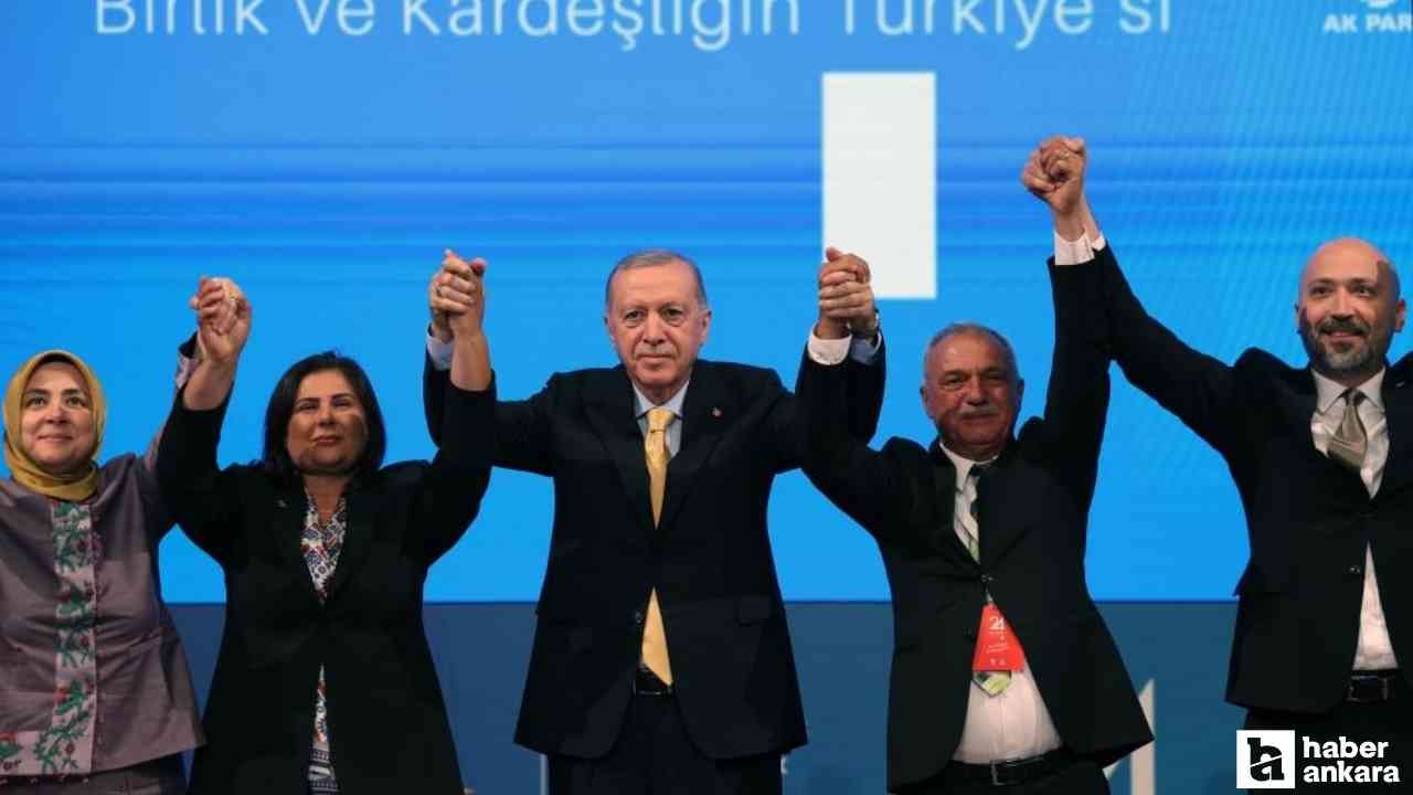 AK Parti'ye katılan belediye başkanları tam liste!