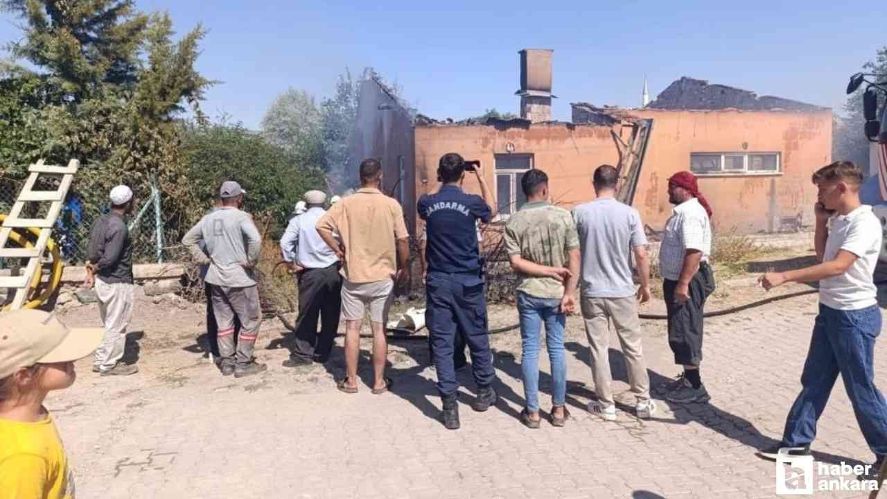 Elmadağ'da süt toplama deposunda yangın çıktı