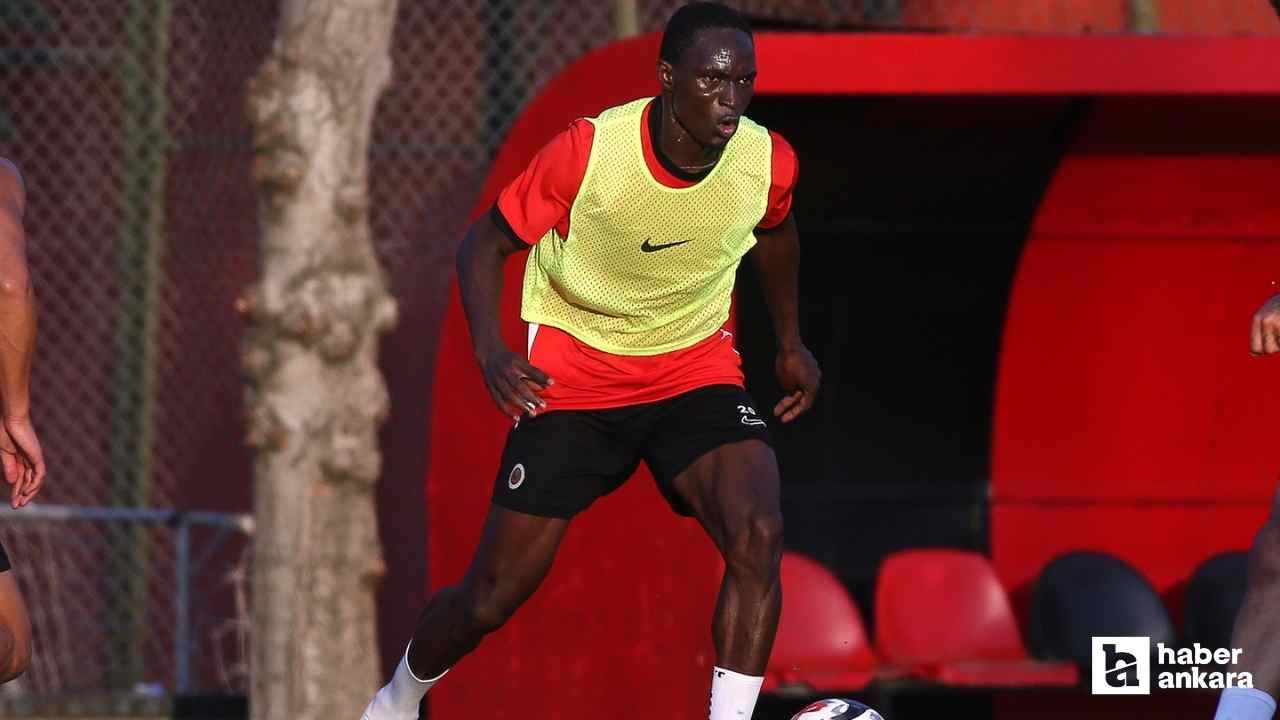 Adama Traore Gençlerbirliği'nde ilk antrenmana çıktı