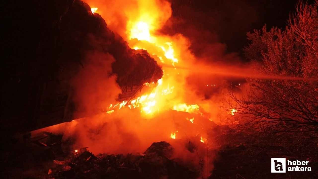 Çorum'da çöp yüklü tırın dorsesi alev topuna döndü